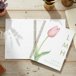 Aquarelle rose minimaliste moderne Monogramme de t<br><div class="desc">Présentant notre planificateur moderne et élégant, où la simplicité et la beauté d'une tulipe d'aquarelle rose simple tige prennent le devant de la scène. Contre un arrière - plan immaculé, ce design saisit l'essence de l'élégance pure et sobre. Ajoutez un nom et des initiales pour une touche personnelle. Créé par...</div>