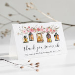 Aquarelle rustique Floral Lanterne Mariage Merci<br><div class="desc">Cette carte de voeux en Merci Mariage présente des lanternes rustiques,  des bougies et des fleurs roses. Pour une personnalisation plus avancée de cette conception,  veuillez cliquer sur le bouton "Personnaliser". Des articles correspondants sont également disponibles.</div>