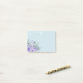 Aquarelle Violet Floral Monogramme Post-It Notes (Sur un bureau)