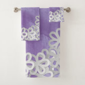 Aquarelle violette et fleurs blanches (En situation)