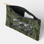 Aquarius Zodiac Symbool op Green Digital Camouflag Etui (Open)