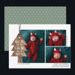 Arbre de Noël rustique 3 Faire-part de naissance p<br><div class="desc">Un nouveau bébé est une telle bénédiction ! Partagez votre joie en famille et entre amis avec ces faire-part de naissance de Noël de style rustique 3 cartes photo collage! Elles sont ornées d'un ornement de bois, avec les mots "TOUT N'EST pas aussi CALME qu'il paraît" (dans les paisibles photos...</div>