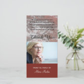 Arbre rouge d'automne de Merci commémoratif de (Debout devant)