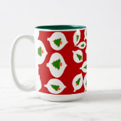 Arbre vert ornement de Noël Mug rouge (Gauche)