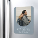 Arc Boho moderne photo Dusty Blue Enregistrer la d<br><div class="desc">Un mariage moderne sauvez l'aimant date avec un design chic élégant et un style boho minimaliste avec votre photo dans un cadre en arc.</div>