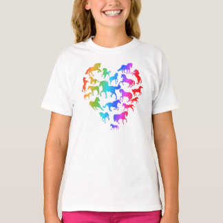 Arc-en-ciel de cheval et de T-shirt de coeur