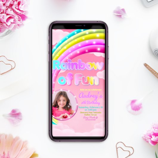 Arc en ciel de plaisir avec Invitation de téléphon
