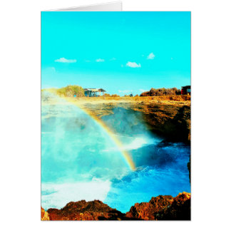 Arc-en-ciel magique de la mer à Devil's Tear Nusa