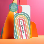 Arc Retro Line Pastel Arc-en-ciel Couleurs Nom du<br><div class="desc">Un motif funky en arc de cercle aux pastels - bleu, vert, jaune, orange et rouge. Le design rétro comprend des courbes et des lignes aux couleurs épaisses. Ajoutez votre nom ou supprimez le texte pour une couverture rétroactive amusante. Le nom est une police de script tendance en gris. Si...</div>