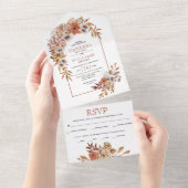Arch met herfstbloemen en bladeren herfst bruiloft all in one uitnodiging (Afscheurbaar)