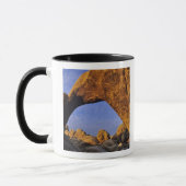 Arch Rock in Joshua Tree National Park in Mok (Links)