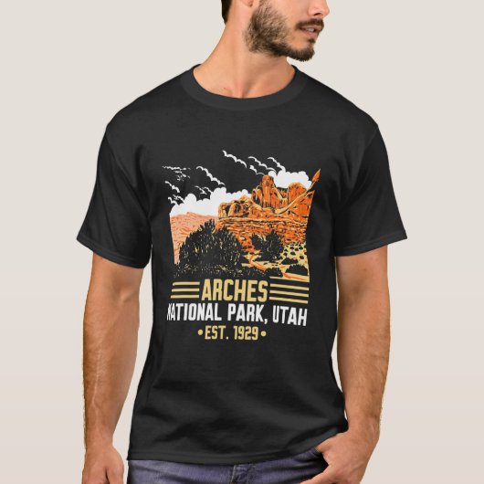 Arches National Park Hiking Utah Vacation T-shirt (Voorkant)