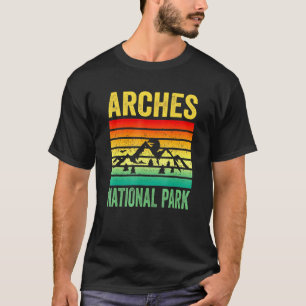 Arches National Park Moab Utah Retro Sunset Souven T-shirt