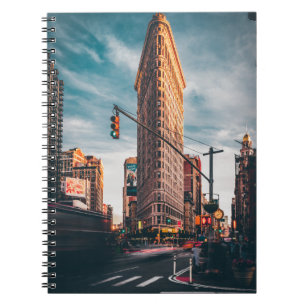 ARCHITECTURELE FOTOGRAFIE VAN DE BROEIENDE GEBOUW NOTITIEBOEK