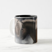 Arctic Affection: IJslandse paarden in Snowy Embra Tweekleurige Koffiemok (Voorkant links)