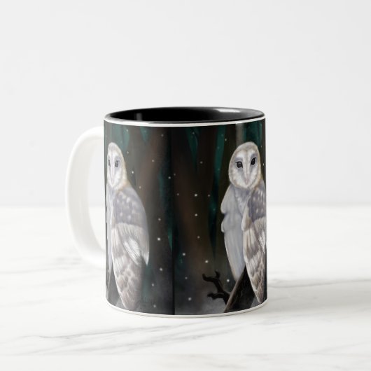 Arctic Elegance: Sneeuwuil in de winter Bossen Tweekleurige Koffiemok (Voorkant links)