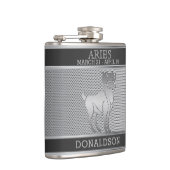 Aries in zwarte en zilvermeesterkolf heupfles (Rechts)