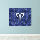 Aries Zodiac Sign on Navy Blue Digital Camo Canvas Afdruk (Insitu (Houten vloer))