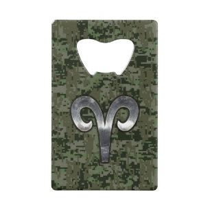 Aries Zodiac Sign on Woodland Green Digital Camo Kredietkaart Flessenopener