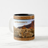 Arizona Superstition Mountain Cactus Faux Leather Tweekleurige Koffiemok (Voorkant links)