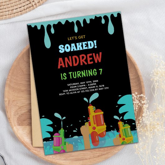 Arme à eau noire Invitations d'anniversaire