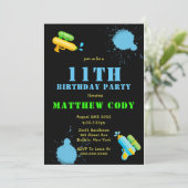 Arme à eau Splash Boy 11e anniversaire Invitations (Debout devant)