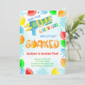 Armes à eau Invitations d'anniversaire (Debout devant)