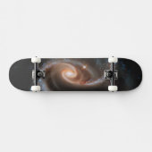 ARP 273 Interagerende sterrenstelsels in Andromeda Skateboard (Horizontaal)