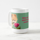 Arrêtez et sentez la tasse de roses (Devant gauche)