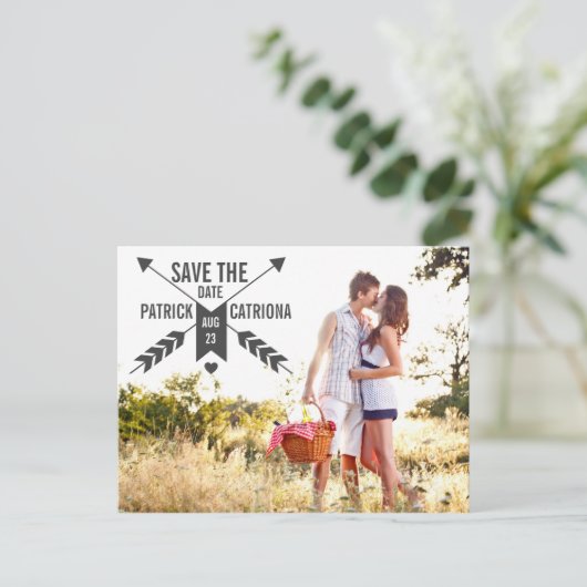 ARROWS EN HEART BEWAREN HET DATUM BRIEFKAART (Staand voorkant)