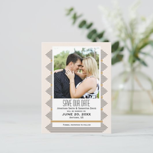 Art Deco Lines, Goud & Zwart Foto Bewaar de datum Aankondigingskaart (Staand voorkant)