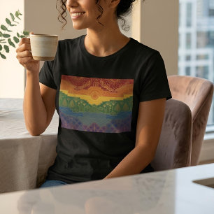 Art Deco Pride-vlag Regenboog II Vintage jaren 2 T-shirt