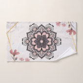 Art floral Rangoli, rose et gris harmonie apaisant (Serviette à main)
