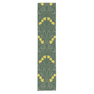 Art Nouveau Gele Narcissen en Stelen Groen Korte Tafelloper