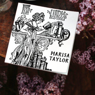 Art Nouveau vrouw Lezen bij boekenplanken Zelfinktende Stempel