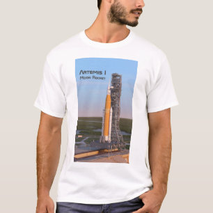 Artemis One Moon Rocket op pad T-shirt