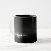 Arthur Ravenel Night Pano Grayscale Coffee Mok (Voorkant links)
