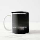 Arthur Ravenel Night Pano Grayscale Coffee Mok (Links)