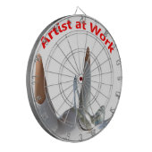 Artiest op het werk dartbord (Voorkant Links)