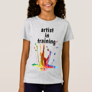 Artiste en formation, avec T-Shirt taché de peintu