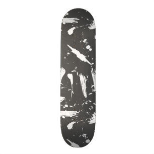 Artistieke zwarte witte borstelstrokken schilderen skateboard