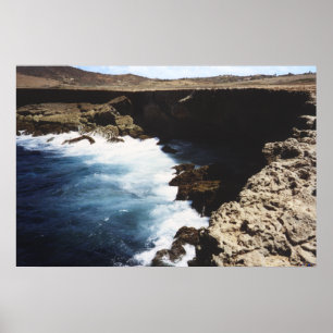 Arubaanse Oceaan Die Breekt Op De Rotsen Poster