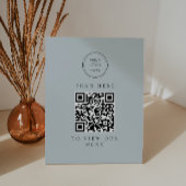 ARYA Moderne Sage Green Business Menu QR Code Reclamebord Met Voetstuk