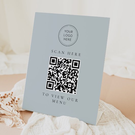 ARYA Moderne Sage Green Business Menu QR Code Reclamebord Met Voetstuk