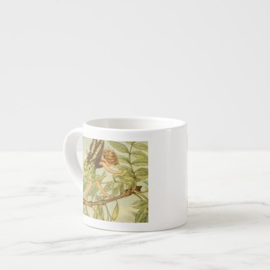 Ash Tree Fairy loopt op Branch Espresso Kop (Voorkant links)