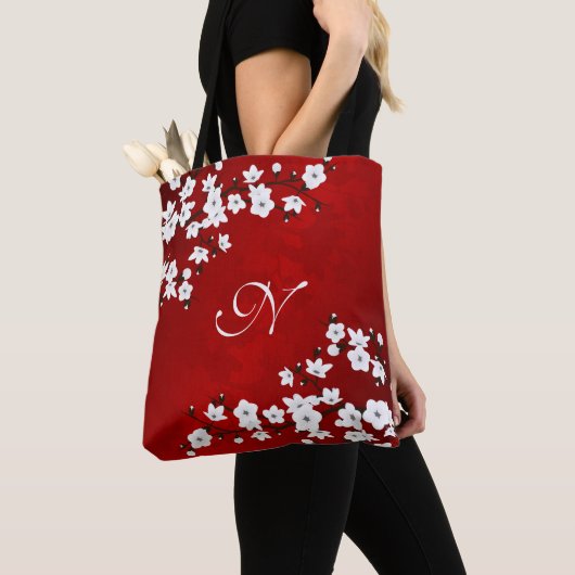 Asia Floral Red White Cherry Blossom Monogram Draagtas (Dichtbij)