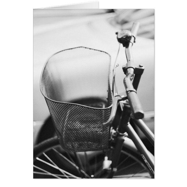 Asie, Japon, Tokyo. Panier à vélos dans la Ginza (Devant)