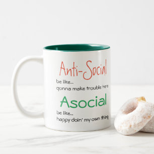 Asocial not Antisocial: Positieve introvert-slogan Tweekleurige Koffiemok