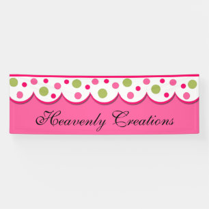 Assez rose et bannière crantée par vert