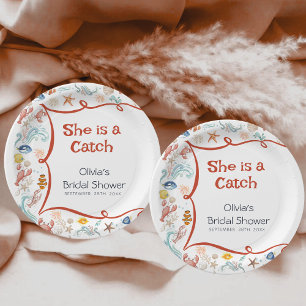 Assiette en papier pour la douche de mariée sur le